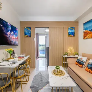 Apartment 2 Side-by-side P00l Front Condos, 6 Beds, 2 Cr, 2 Kitchen For 10 Guests At Moa, Manila
