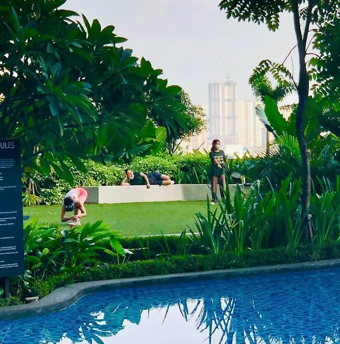 Air Residence 1Br With Balcony Free Netflix And Disney Plus 마닐라 아파트